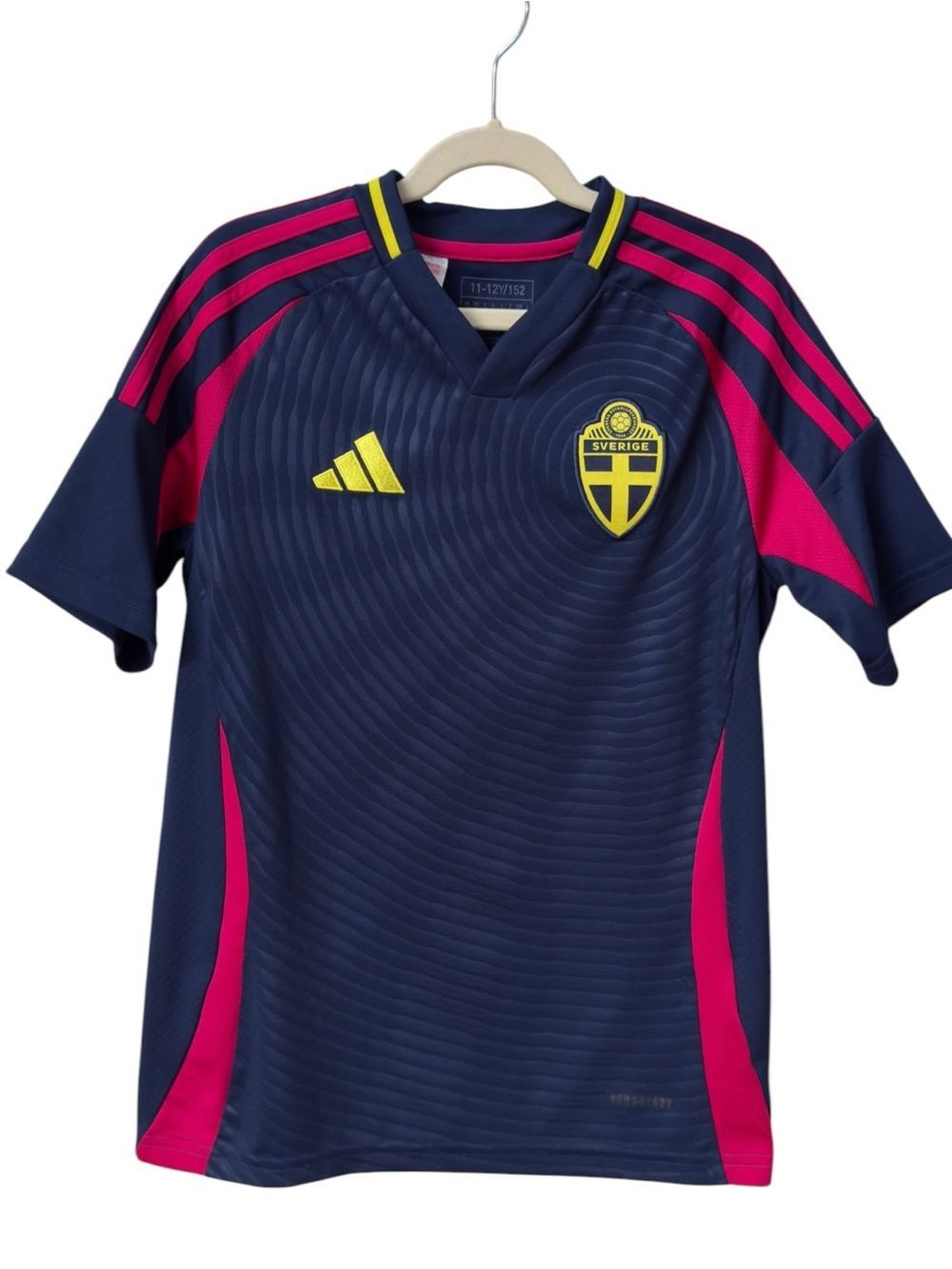 Adidas Kids Sweden National Team Blue
Aeroready Short Sleeve Shirt. 11-12.